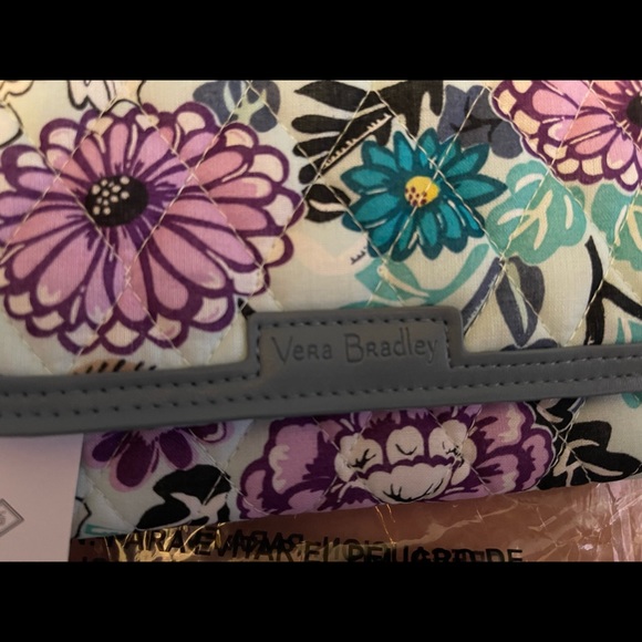 Vera Bradley wallet - Picture 4 of 11
